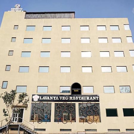 L P Regency, Púna Exteriér fotografie