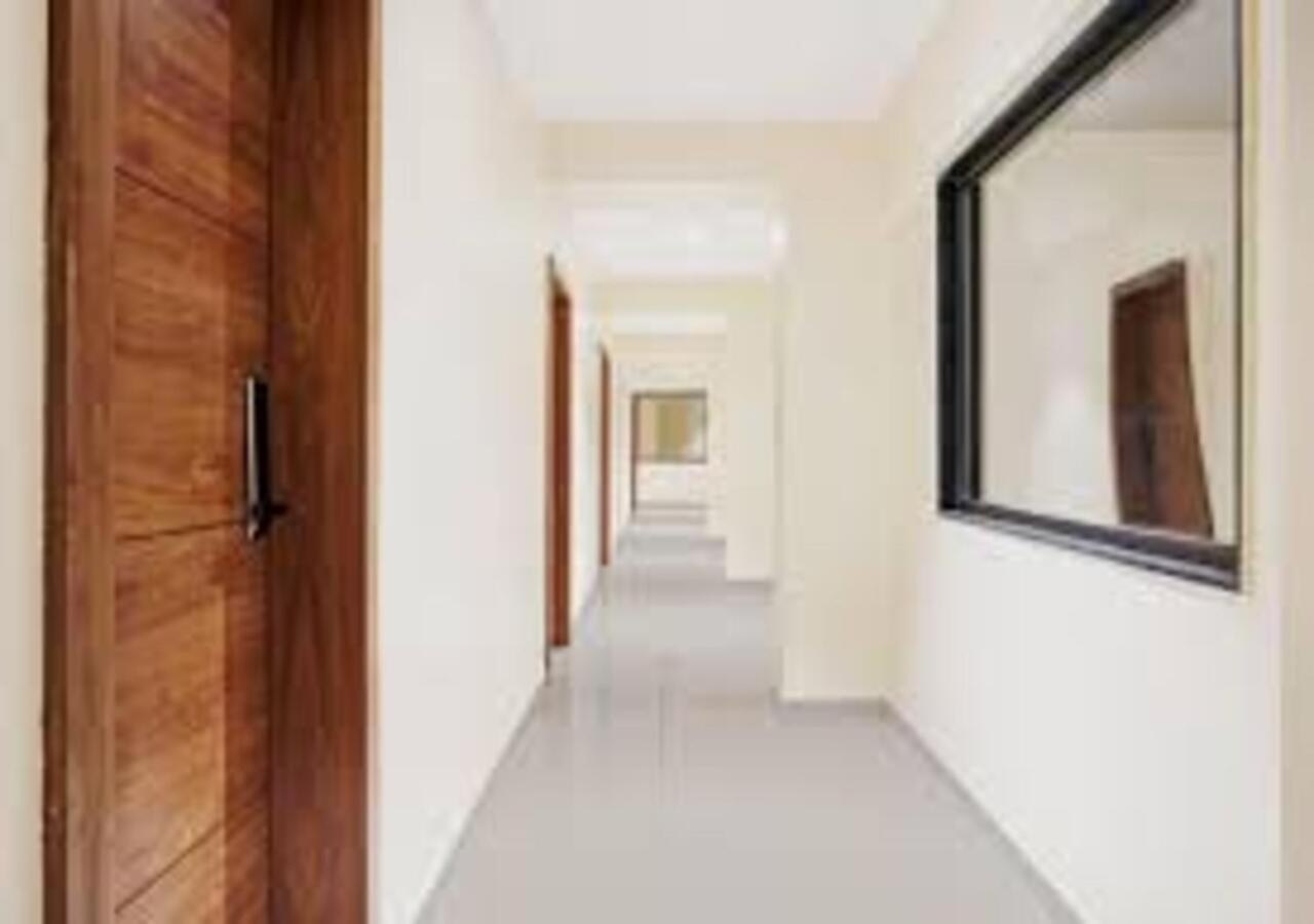 L P Regency, Púna Exteriér fotografie
